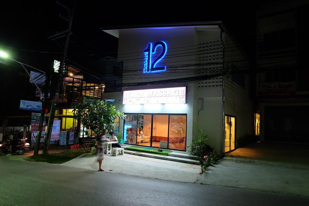 Ocean12 Chic Hotel Phuket Ngoại thất bức ảnh