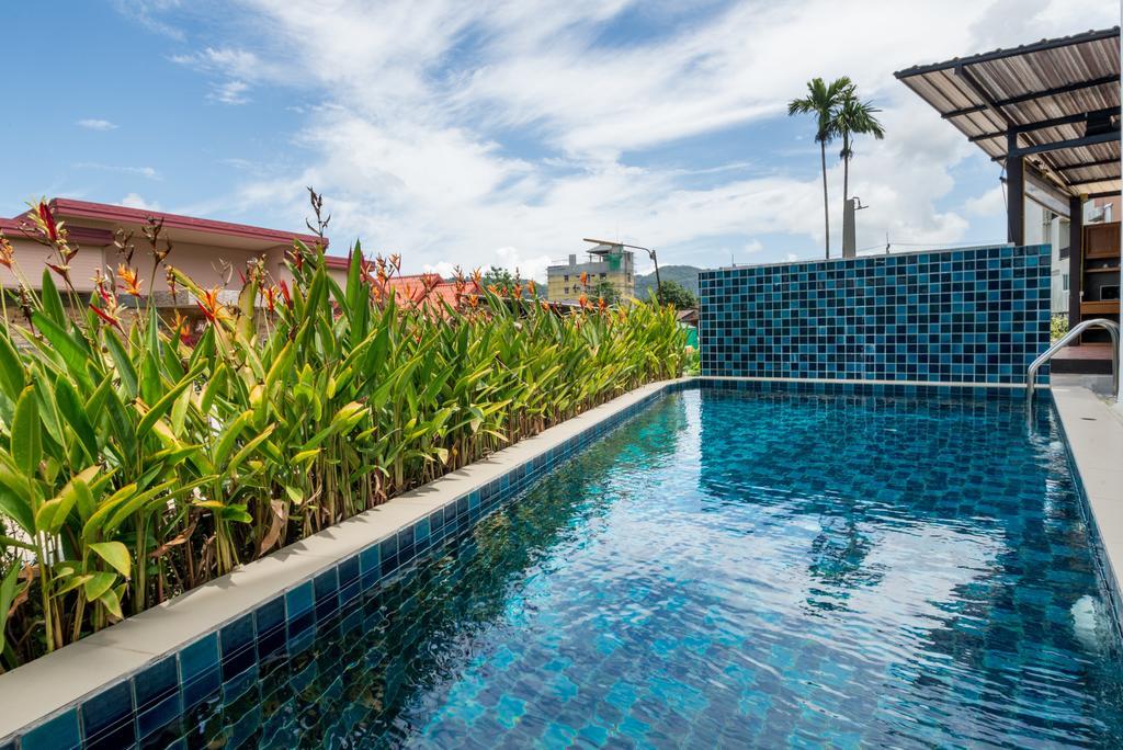 Ocean12 Chic Hotel Phuket Ngoại thất bức ảnh