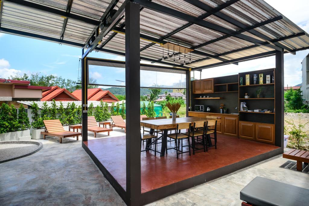 Ocean12 Chic Hotel Phuket Ngoại thất bức ảnh