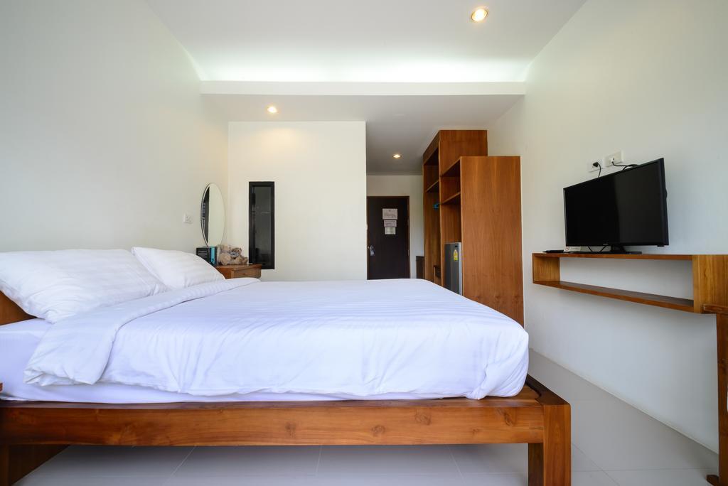 Ocean12 Chic Hotel Phuket Ngoại thất bức ảnh
