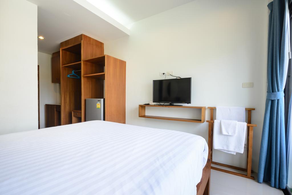 Ocean12 Chic Hotel Phuket Ngoại thất bức ảnh