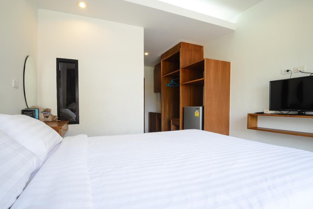 Ocean12 Chic Hotel Phuket Ngoại thất bức ảnh