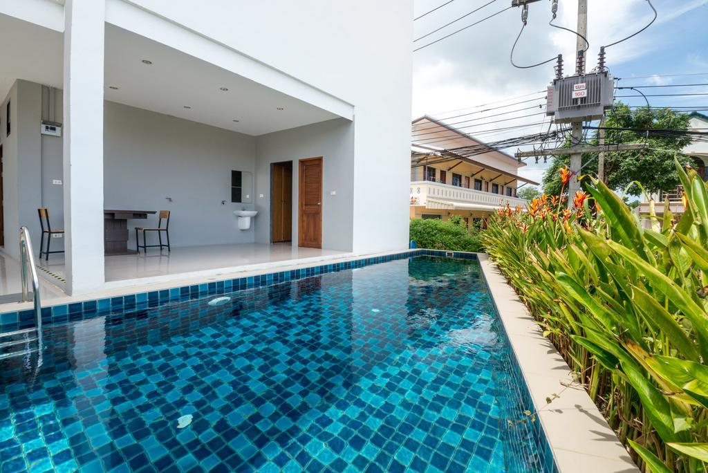 Ocean12 Chic Hotel Phuket Ngoại thất bức ảnh