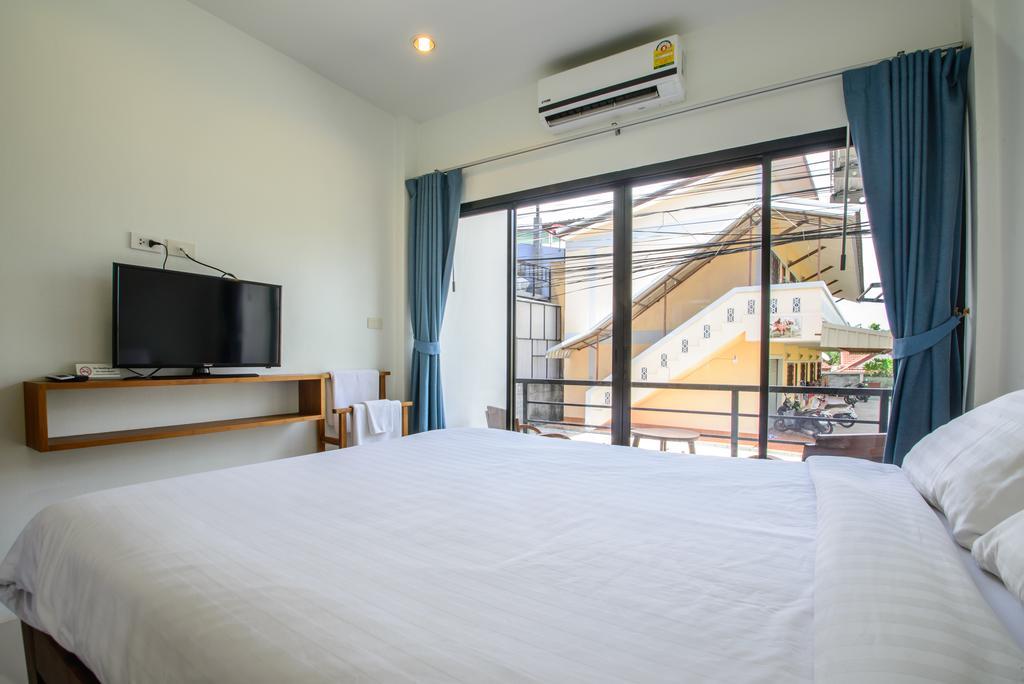 Ocean12 Chic Hotel Phuket Ngoại thất bức ảnh